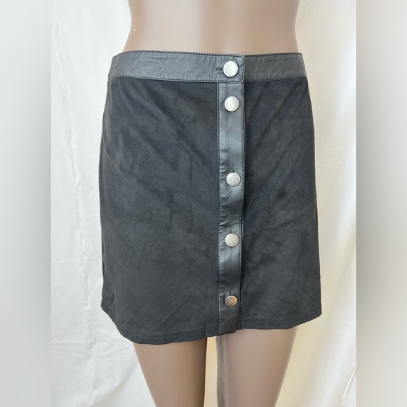 Button Up Mini Skirt - Picture 1 of 4